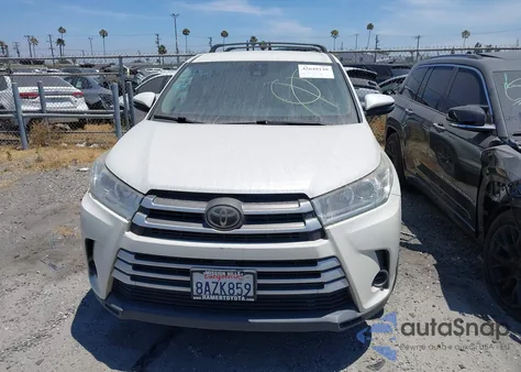 2018 Toyota Highlander Le z USA, uszkodzony, nr VIN 5TDZARFH8JS033218